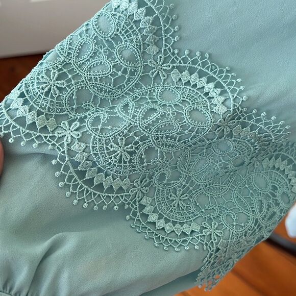 *Karl Lagerfeld* Sz 1X Seafoam Green Embroidered Lace Accent Tassel Bloue - Picture 3 of 10